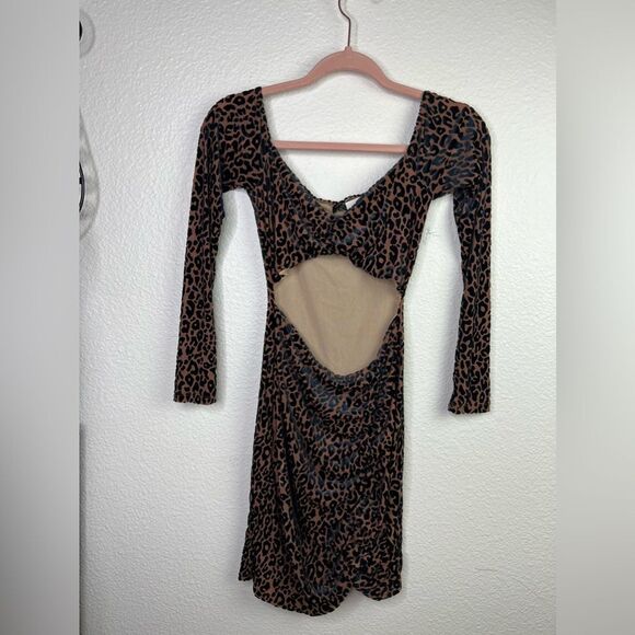 Naked wardrobe Leopard Animal print long sleeve Mini dress size L - Picture 6 of 9
